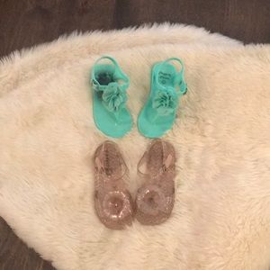 Toddler jelly shoes bundle for $8